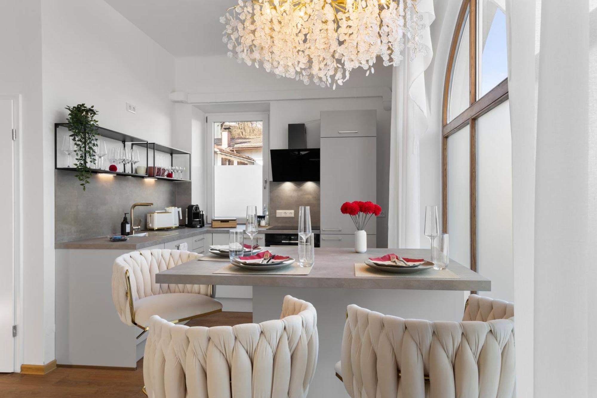 Liebelei Miesbach - Boutique-Apartment Mit Terrasse Im Zentrum Eksteriør bilde