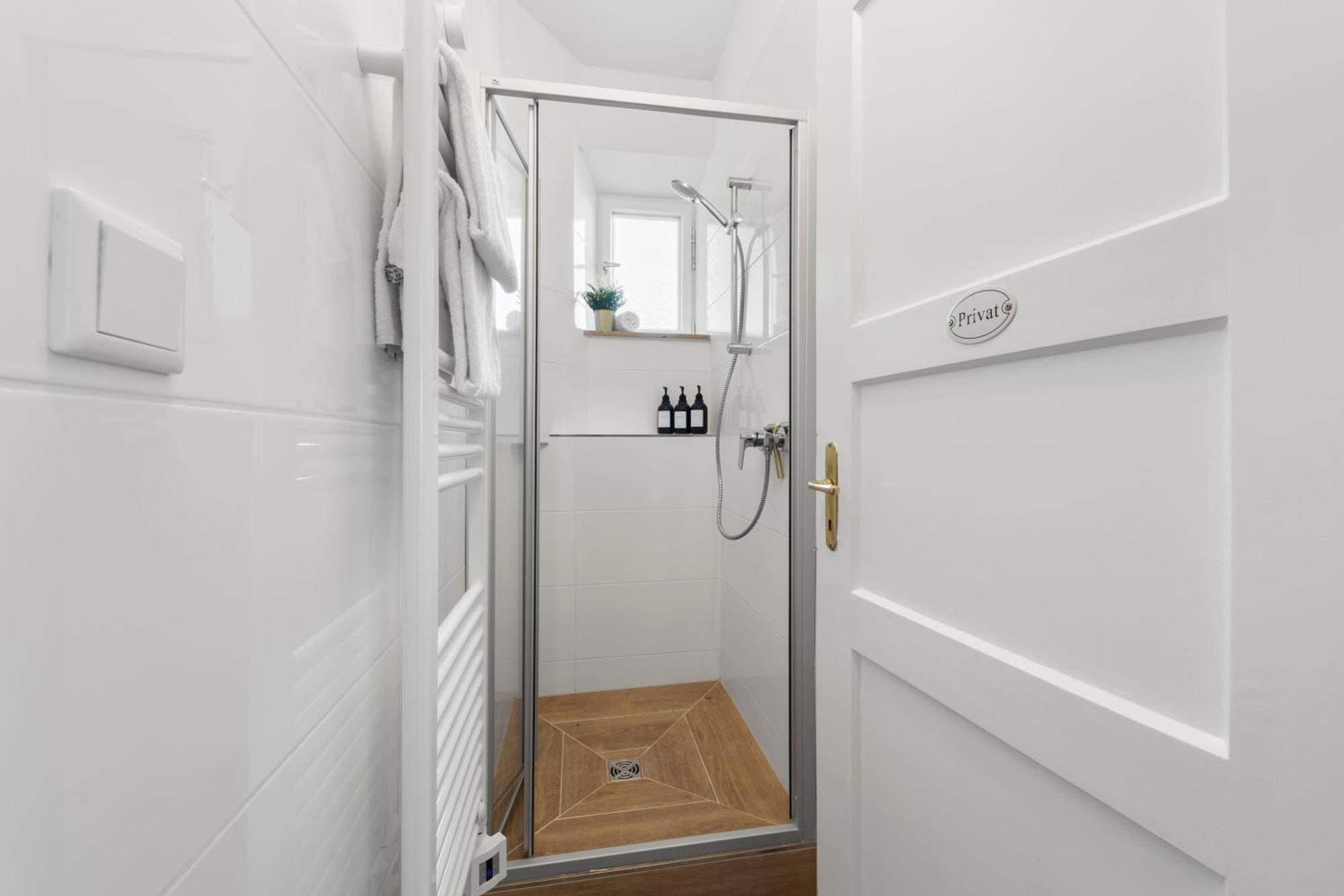 Liebelei Miesbach - Boutique-Apartment Mit Terrasse Im Zentrum Eksteriør bilde