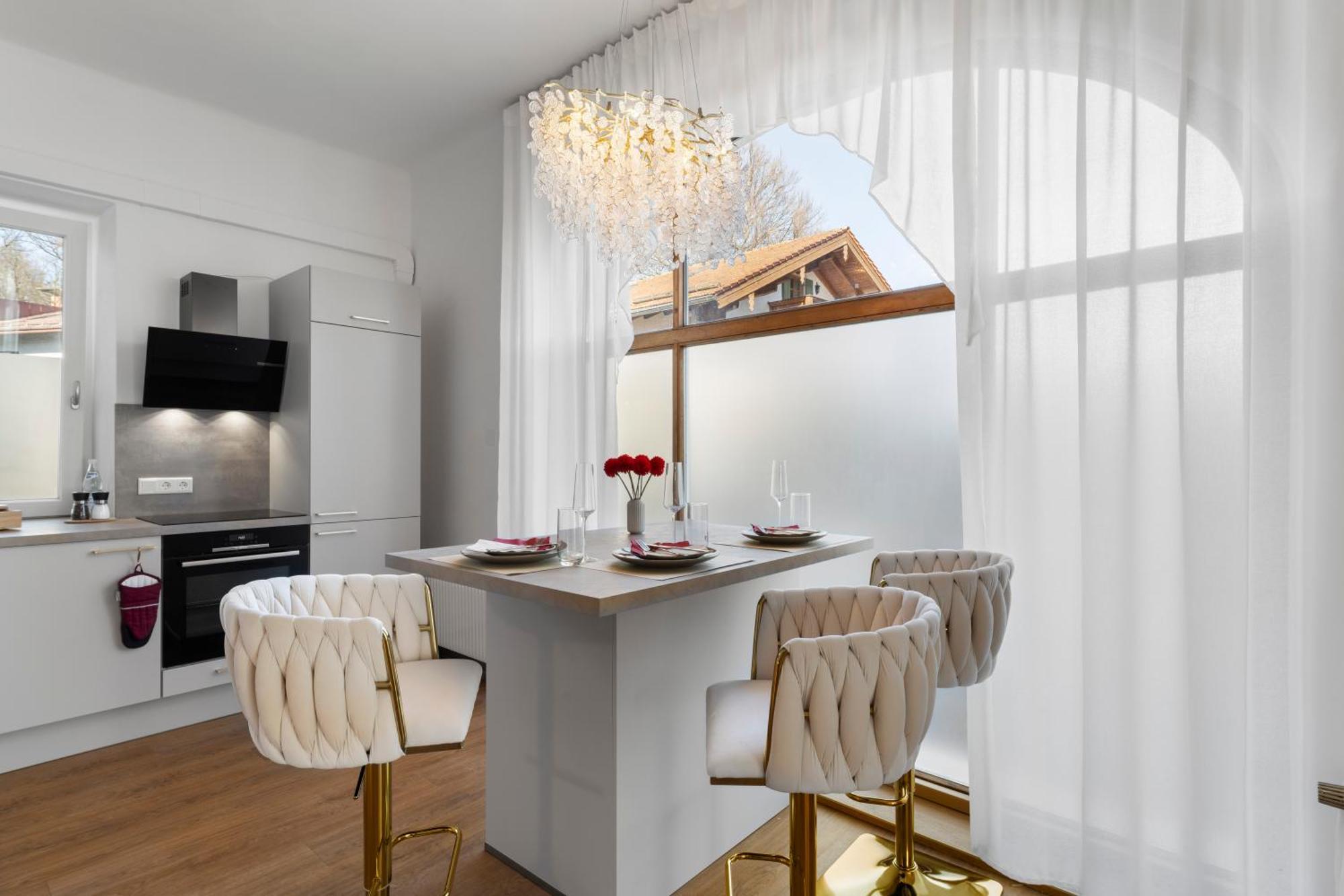 Liebelei Miesbach - Boutique-Apartment Mit Terrasse Im Zentrum Eksteriør bilde