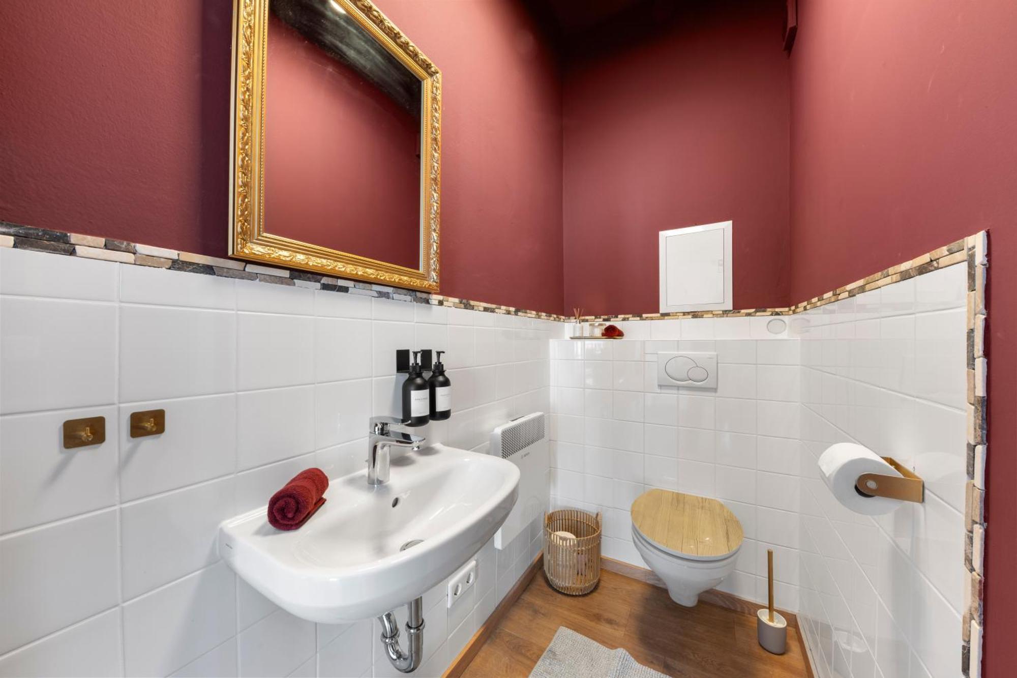 Liebelei Miesbach - Boutique-Apartment Mit Terrasse Im Zentrum Eksteriør bilde