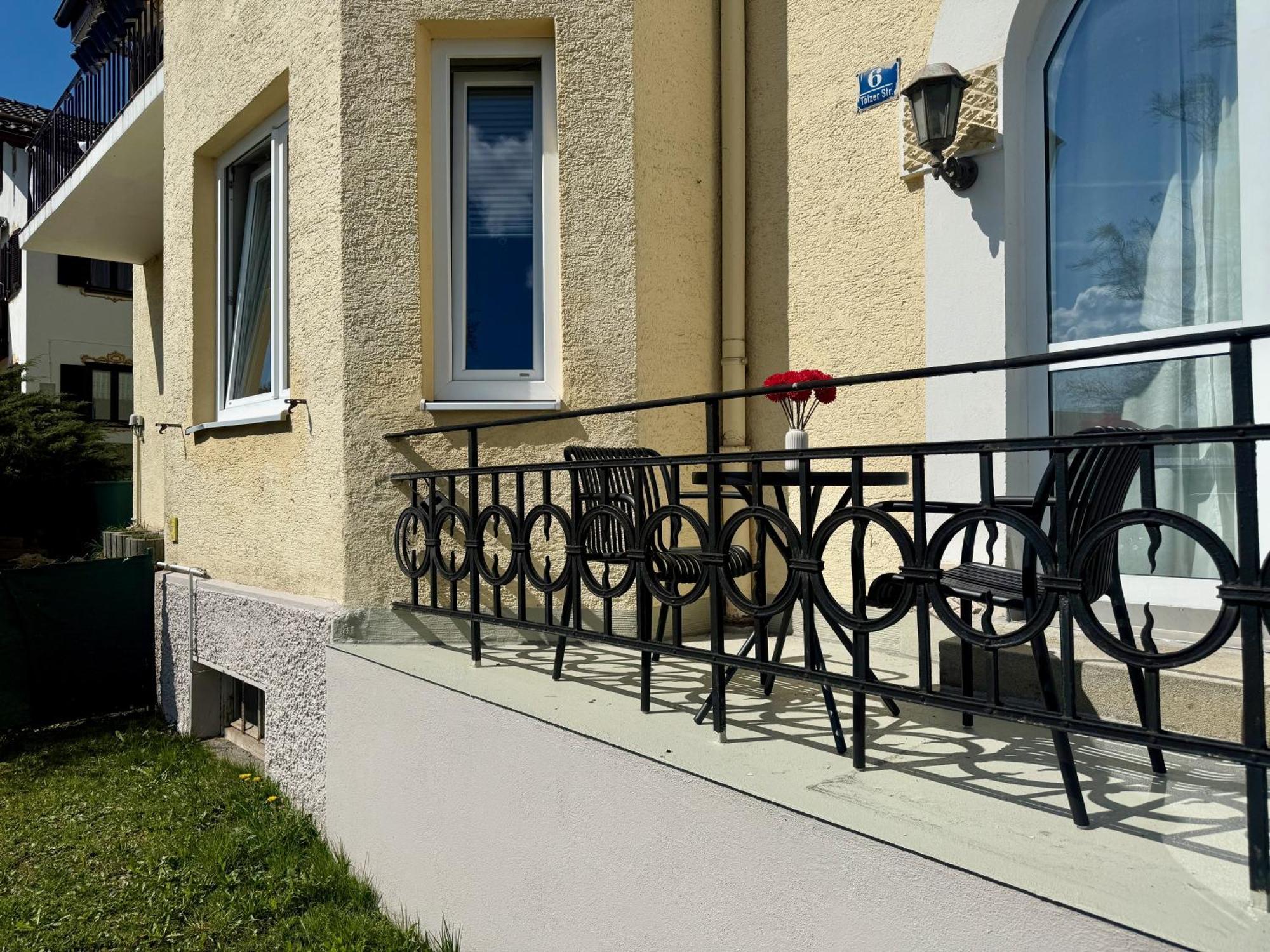 Liebelei Miesbach - Boutique-Apartment Mit Terrasse Im Zentrum Eksteriør bilde