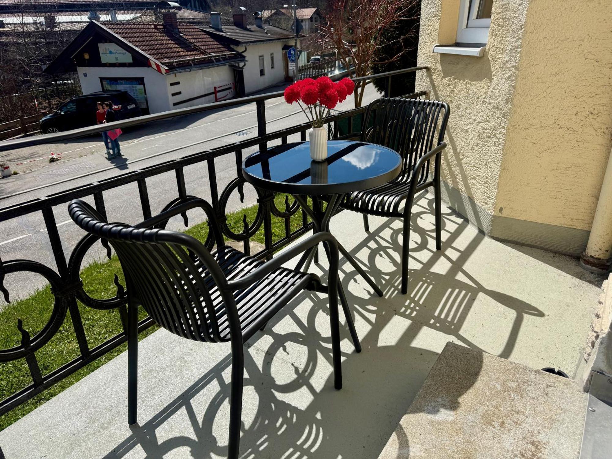 Liebelei Miesbach - Boutique-Apartment Mit Terrasse Im Zentrum Eksteriør bilde