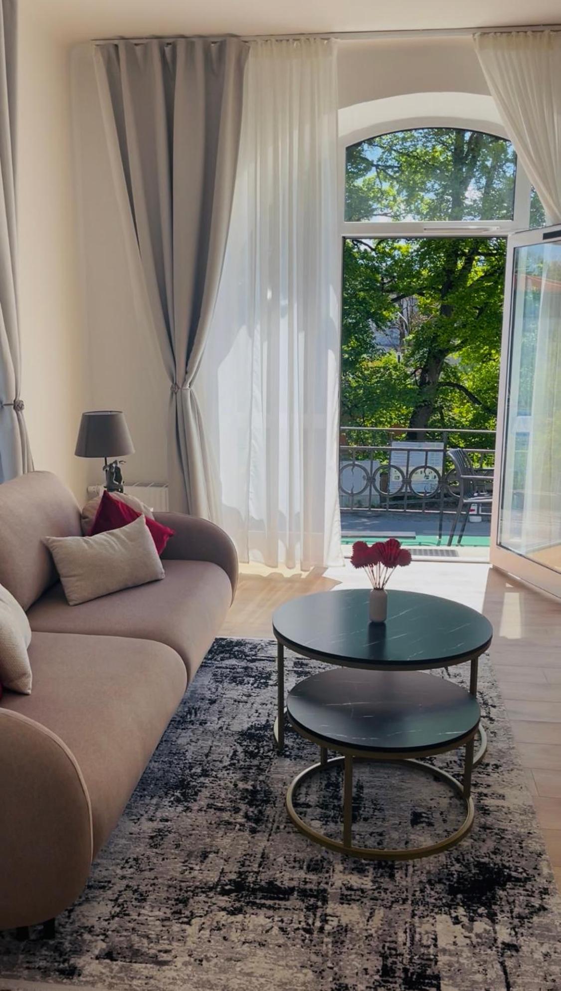 Liebelei Miesbach - Boutique-Apartment Mit Terrasse Im Zentrum Eksteriør bilde